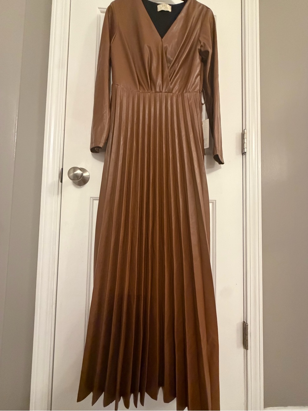 NWT D&F Faux Leather Pleated Maxi Dress Brown Long Sleeve Wrap Dress - Picture 10 of 10